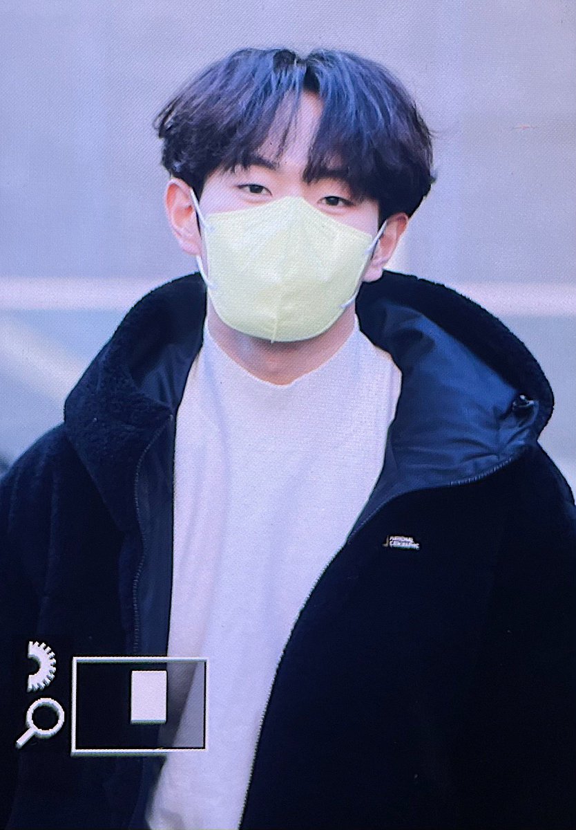 off_and_of's tweet photo. 220203 응수씨네 퇴근 #이병찬
오늘초면...🥺 https://t.co/rrPCmqltnr
