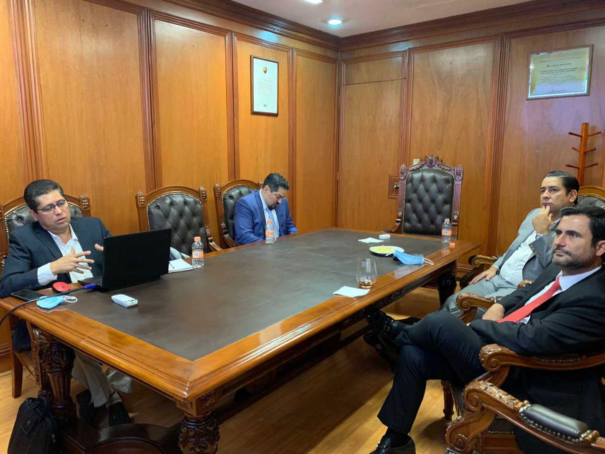 CONCANACO's tweet photo. Héctor Tejada, Presidente de la Confederación, se reunió con Héctor Ventura García, Vicepresidente de Enlace con Empresas de Transporte de Concanaco, para coordinar estrategias que beneficien al sector Comercio, Servicios y Turismo https://t.co/QaDqeSDwIk