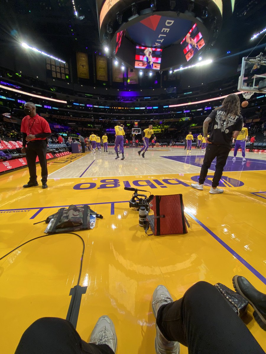 CrossInvests's tweet photo. wow HUGE shoutout to @TheTick3t for upgrading me to Court-Side in LA. Will be sitting next to Lebron. Should I tell him about NFTs 👀 I got the BAYC hoodie on https://t.co/iFZtrZnBxk