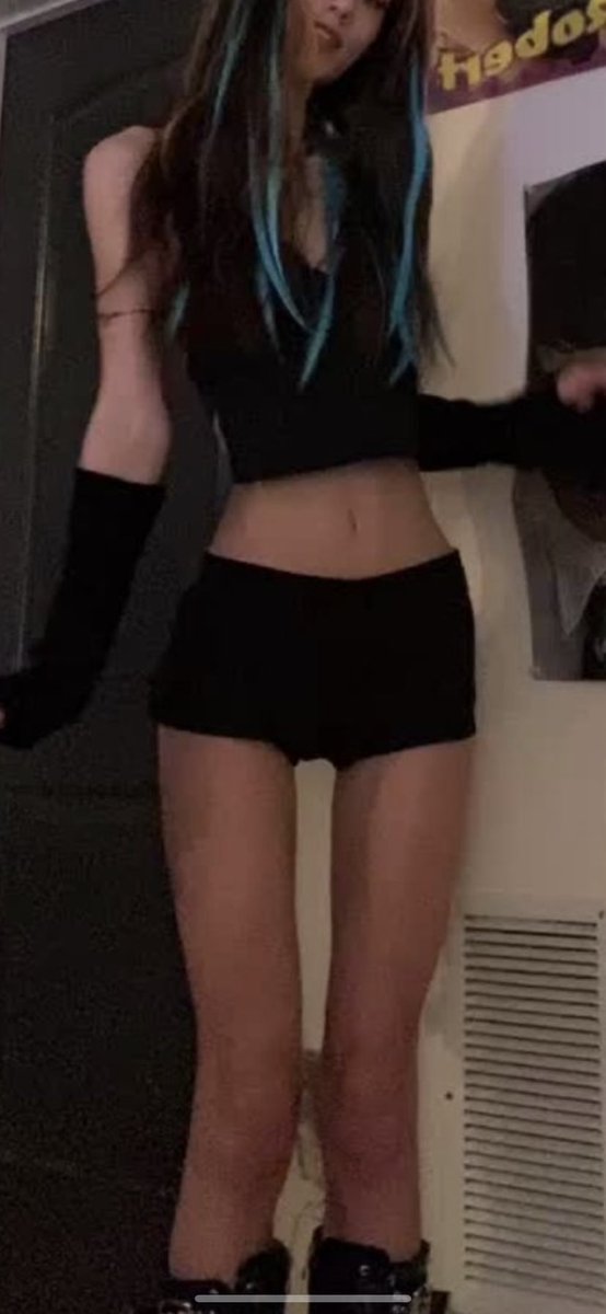 ijwannabethin's tweet photo. another small thread <3 #averagespo #dontreport #ed #aesthetic #th1nspo #thinspo https://t.co/hKs25wHRN5