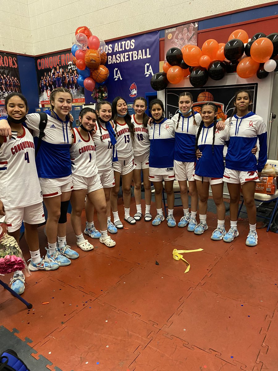 LAConqsGBBall's tweet image. Lady Conqs beats South Hills on senior night to stay perfect in league 64-33. 9-0, 20-4

Vhenus Gaoa -25pts
Aneya Neilly - 17pts 
Jimena Solorio - 9pts

#adidaslegacy @adidashoops @LAConqAthletics @James_Escarcega @SGVNSports