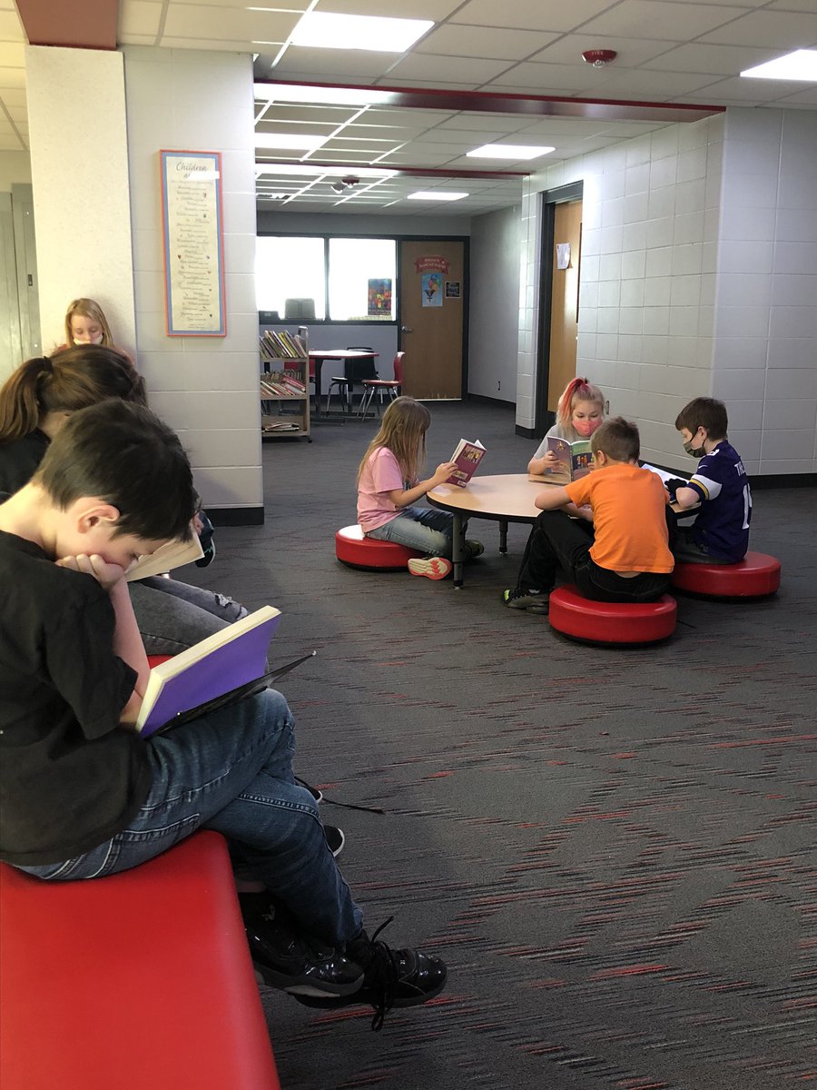 Enjoyed reading in a different space today for “Walk around Wednesday” to begin “Read Like a Knight” month at K-W! 📚#whatmakeskwgreat <a href="/kwpublicschools/">K-W Public Schools</a>