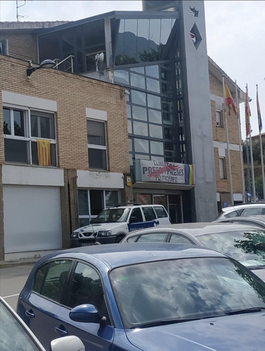 uniondebrigadas's tweet photo. Esta noche caen las pancartas golpistas de Vacarisses y Palau de plegamans.
Ayuntamientos malversadores y prevaricadores.
@elCatalan_es @DolcaCatalunya @hisomatemps @enoticiescat @COPE @B57883669Miguel @AlmaRos64557859 @DelSegadors @NoticiasCatalu2 @Cs_Divergentes @elperiodico https://t.co/Afra8rVr6x