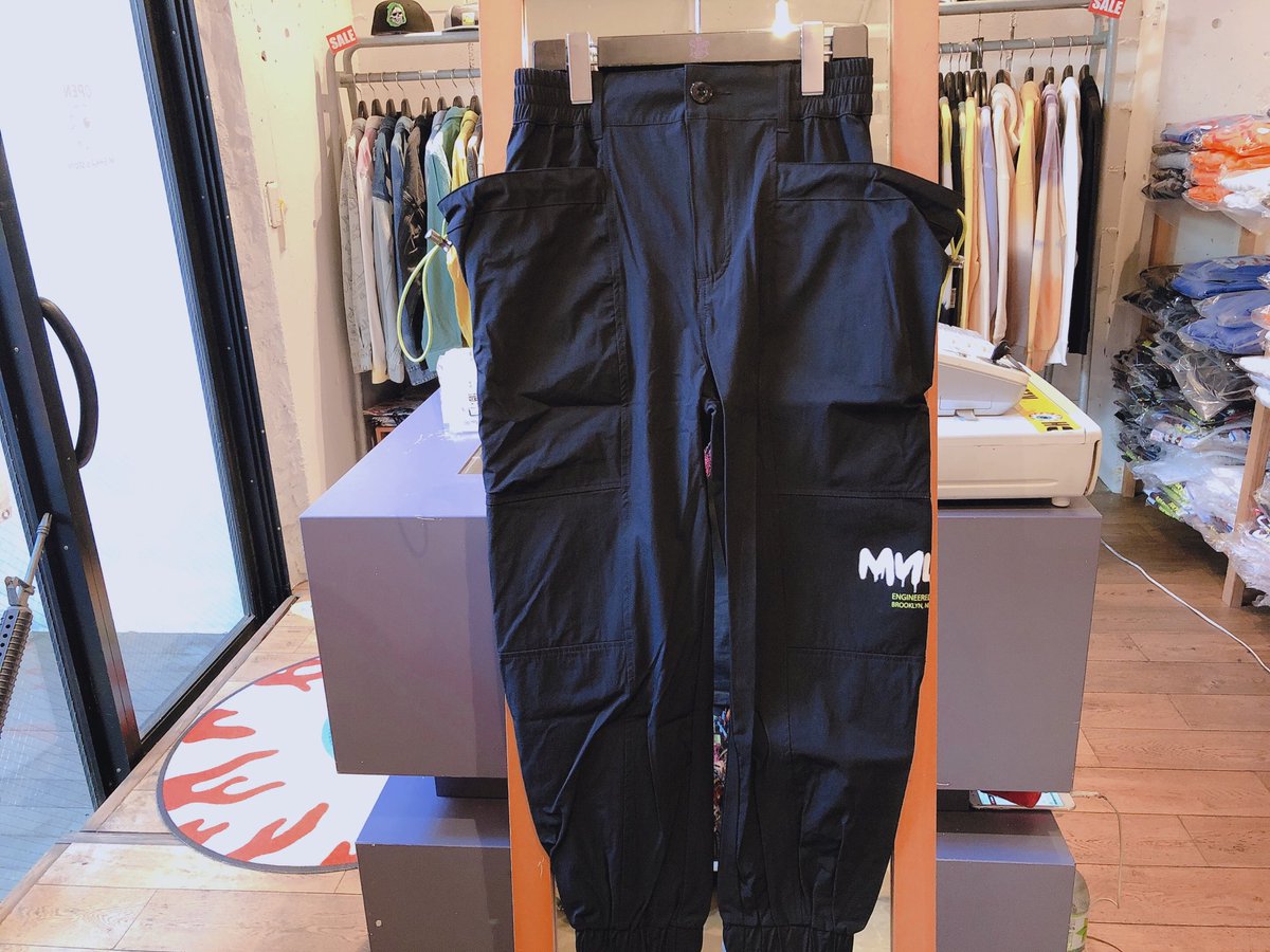 MISHKATOKYO's tweet photo. NYLON STRETCH PANTS (M21000820)
BLACK / KHAKI
S /M / L / XL
¥14,300→¥10,010
ビッグポケットが特徴的なナイロンジョガーパンツ👖🔥
アイテム詳細⬇
https://t.co/5qA7Z8Mp1u
#mishka #ミシカ #ストリートファッション #MИШKA #MNWKA https://t.co/frYLtHcN0D