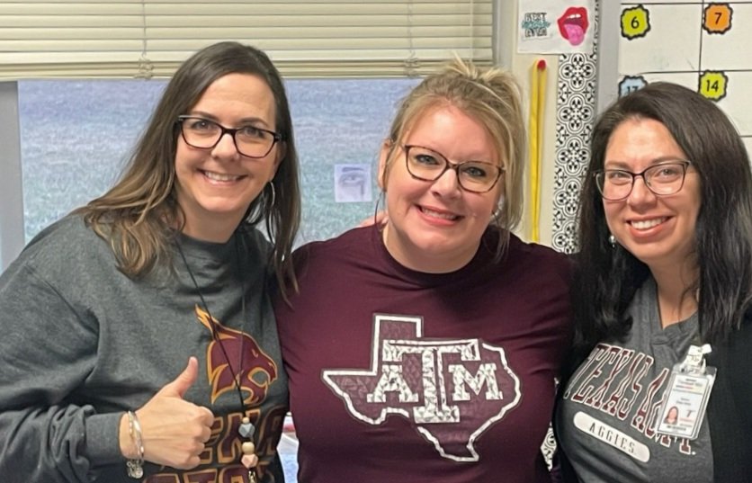 NizherDiazVela's tweet photo. This is how we roll with CTE @TISDNIS #GE #collegeday #Wednesdays #workforyourfuture #destinationexcellence https://t.co/mZO0JvpZyf