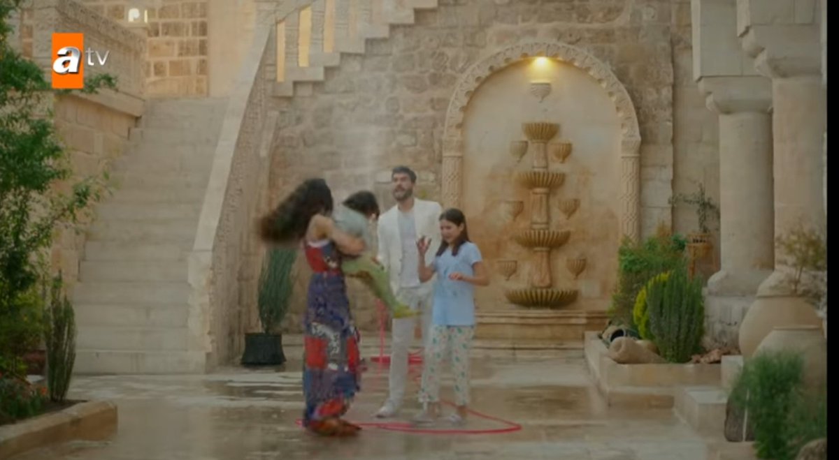 La música más la escena 10/10 ❤😍... no estoy llorando 🤧 #HercaiGranFinal