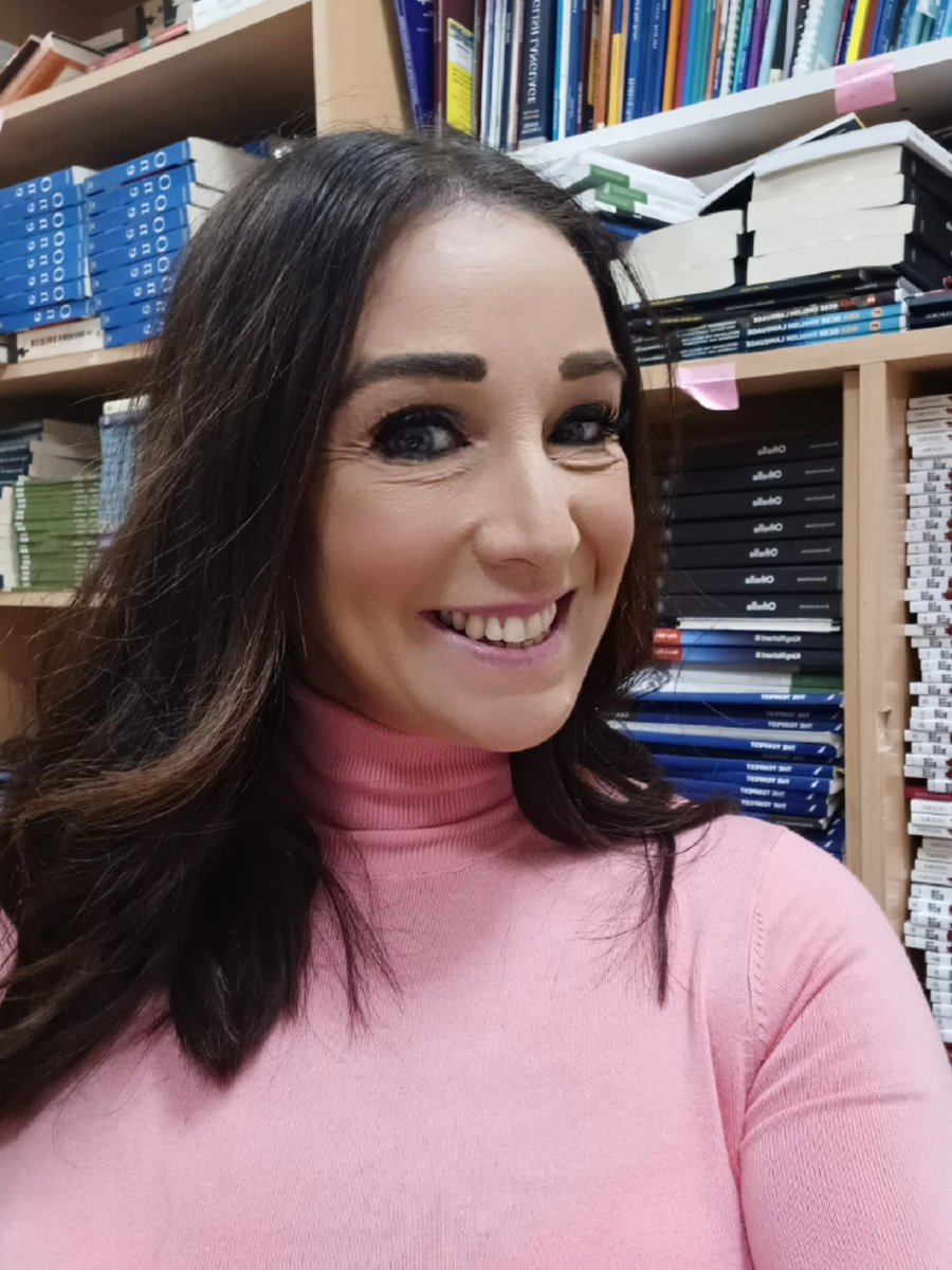 Smashing out a pink turtle neck whilst this lovely cool UAE weather still allows. <a href="/MrAndiPrice/">Andi Price</a> #pinkshirtthursday #educatorsinpink #breastcancerawareness