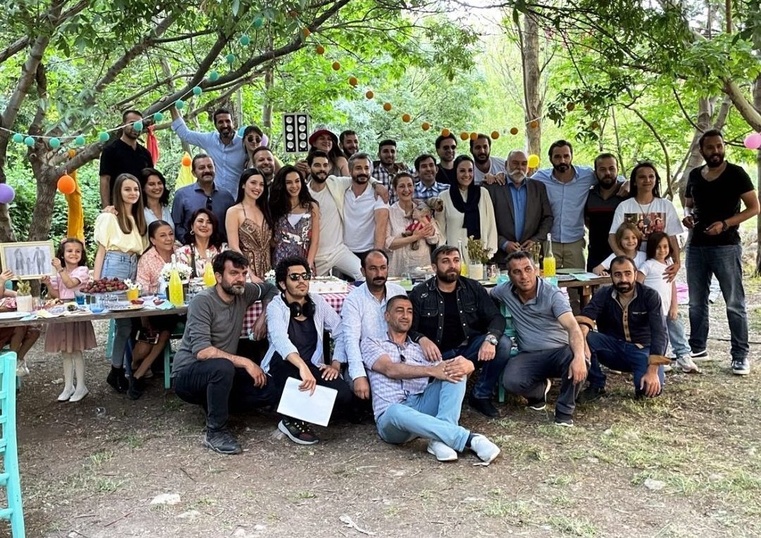 Adiós ReyMir 🧡🖤
Adiós Hercai 🦋
Adiós fandom 😭😭😭😭💔
#HercaiGranFinal