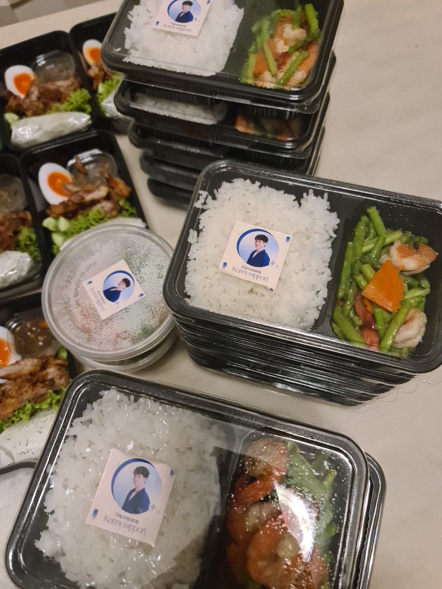 yinwarfamilysup's tweet photo. ผัดหน่อไม้ฝรั่ง​กุ้ง+ผลไม้+น้ำเก๊กฮวย
เย้นๆ​ ให้​ นสด​ และทีมงาน​
ทานกันเยอะๆนะค้าบบบ

Thank you for your food support.
@war_krsupport 🙏☺️

#LMQ18ก็พี่บอกให้รอ
#FoodSupportYinWar https://t.co/49cv9x5qos