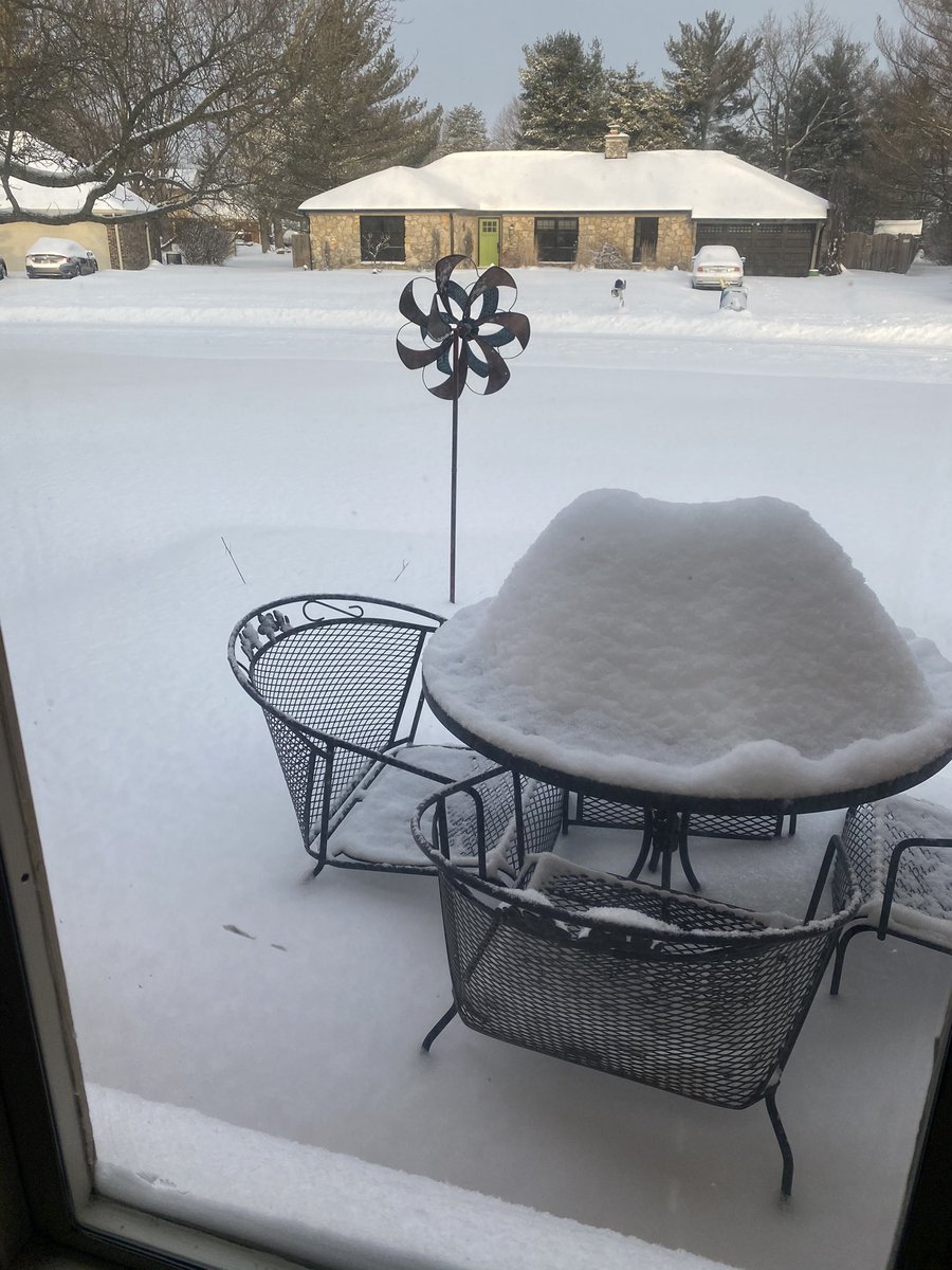 anniem7's tweet photo. @newsladyB Not sure who gave you the info that Indiana hasn’t seen snow like this in decades….cue February 2021. https://t.co/YMfARZQsWt