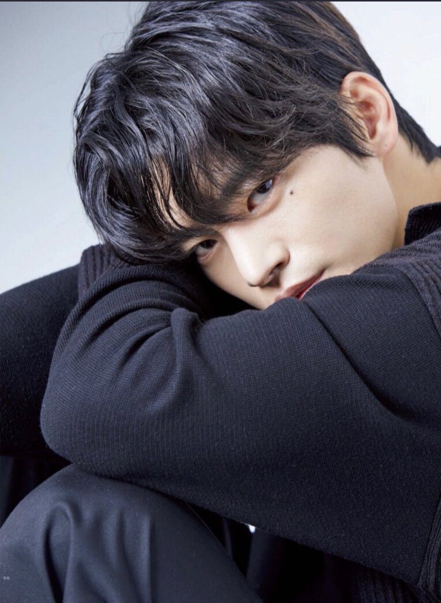 Anesming's tweet photo. รูปนี้ก็คือฉันแพ้ แพ้ตลอดๆ สายตาแบบนี้เหลือรับจริงๆนะกุกนะ #SeoInGuk #ซออินกุก https://t.co/O2mAzmItnR