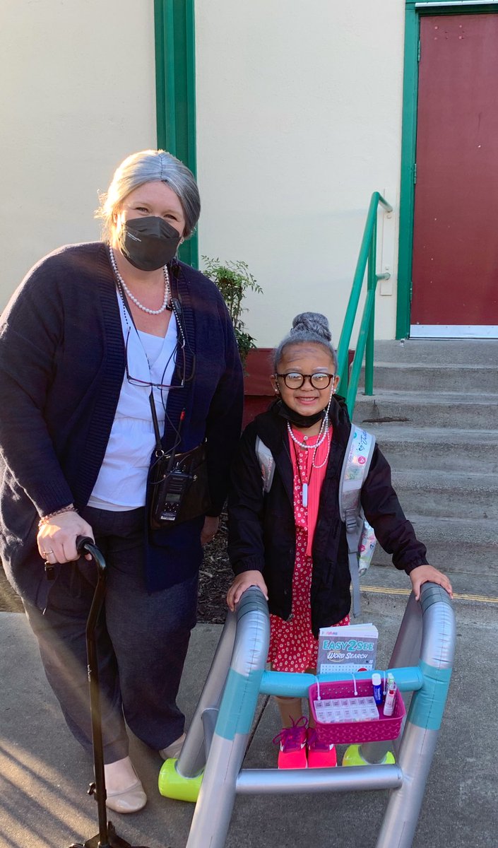 AlisonGuernsey's tweet photo. Serving Orange Chicken for the Lunar New Year yesterday and hanging with a few of my 100 year old friends today for the 100th day of school! Busy and FUN days! #principalfun #lovemyjob #weirstaffrocks #servantleadership https://t.co/dd4ECxhKhT