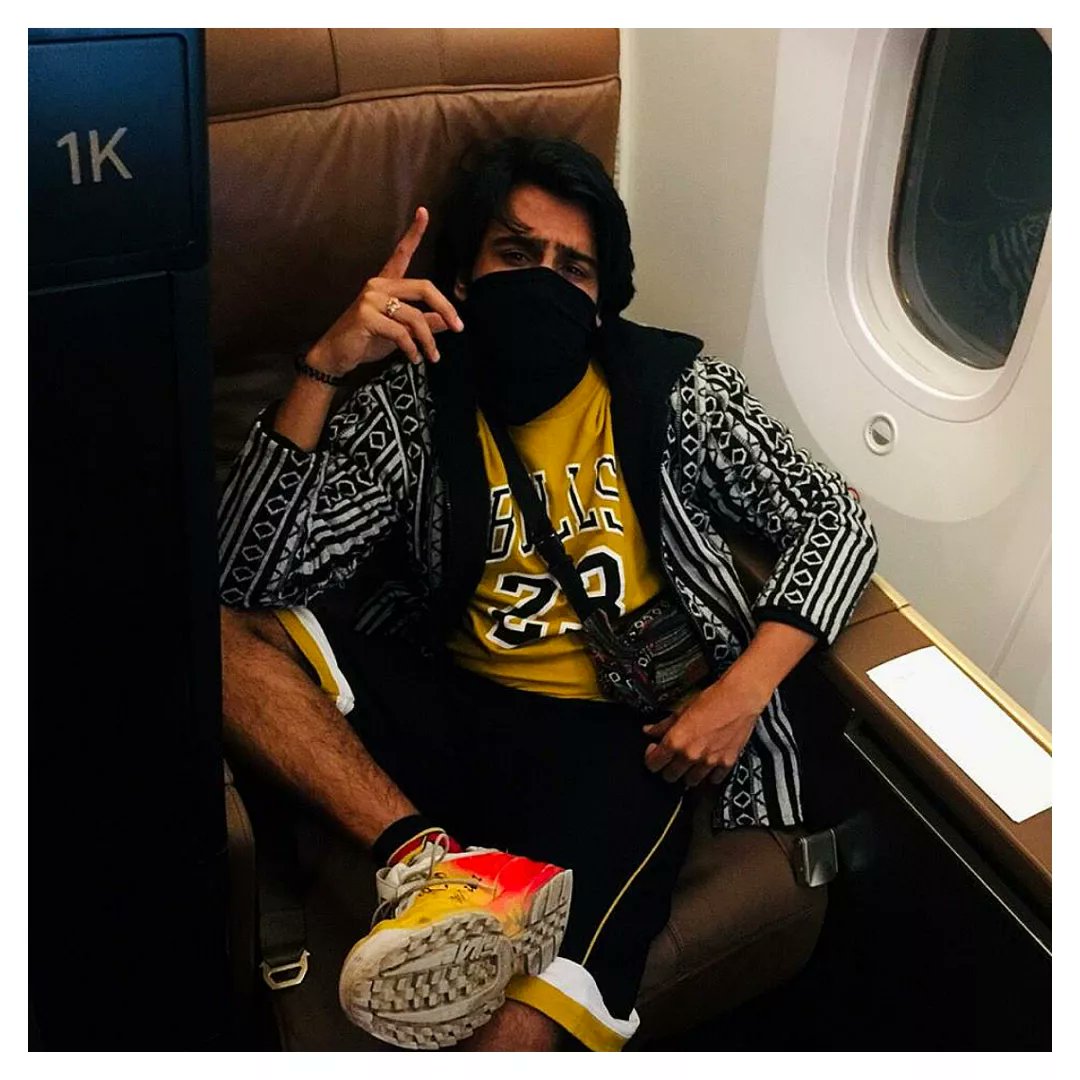 Here's an incident 
From 30G-6A-1K

I got upgraded to business class frm economy becuse I got lucky I guess

But I got upgraded frm business to First becuse I did a good deed to a complete stranger

I feel proud of myself
B kind to people
Help the once in need
It comes back &amp; how