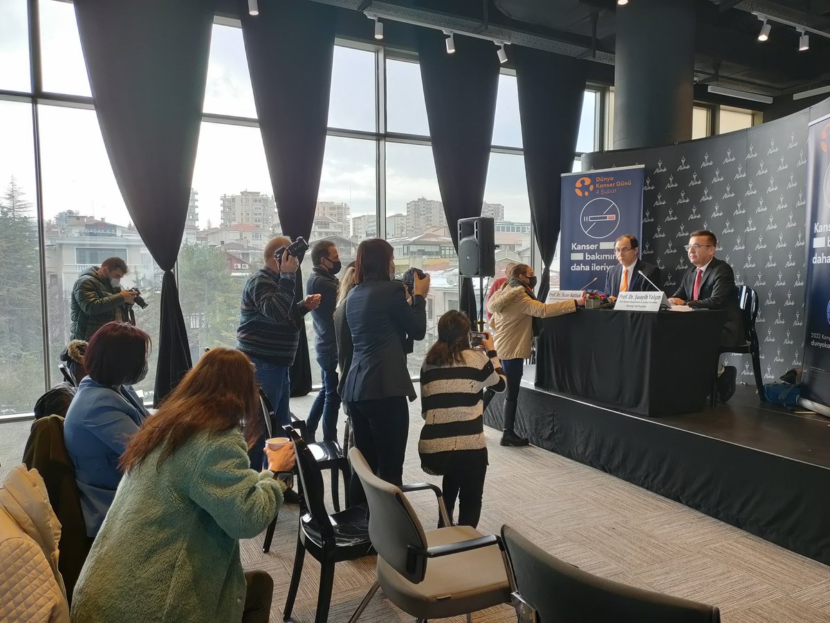 4 Şubat Dünya Kanser Günü, #KanserBakimindaDahaIleriye diyoruz. Sesimizi daha gür duyurmak için basın mensubu arkadaslarla toplantıdayız.
<a href="/atakuleofficial/">Atakule</a> 
<a href="/uicc/">Union for International #CancerControl</a> 
<a href="/mtkutluk/">Tezer Kutluk</a> 
#WorldCancerDay 
#DunyaKanserGunu