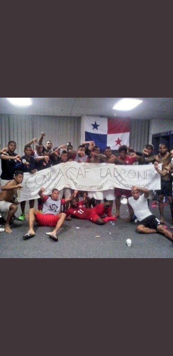 FuloYovani's tweet photo. @Concacaf AQUI SE LAS DEJO #concacafladrones 
TODOS LOS MEDIOS EN TODAS LAS REPETICIONES SE VE QUE NO HAY PENAL CORRUPTOS @Concacaf IGUAL QUE @FMF https://t.co/NiSqdyeTL2
