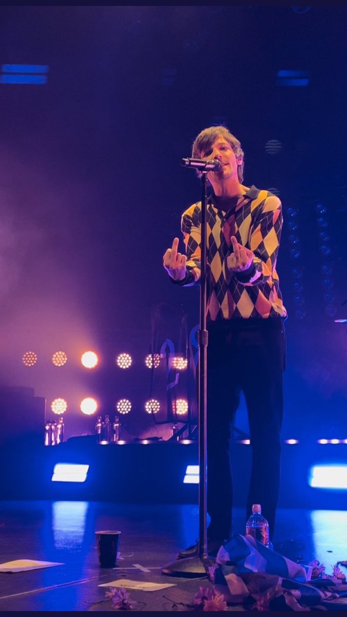 |Pictures| 

Louis tonight on stage at #LTWTAustin!