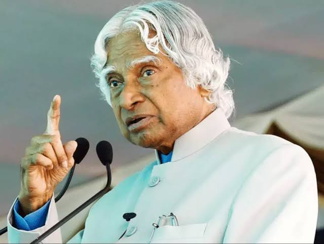 UtkarshRamteke4's tweet photo. " Life is like a books "
Some chapters sad, some happy and some exciting, But if you
never turn a page , You will
never know what the next
chapters holds.
#apjabdulkalam #Presidentofindia
#11thpresident #humbleperson
#2ndmostfamousperson🙏 https://t.co/JQbNkmOJDq