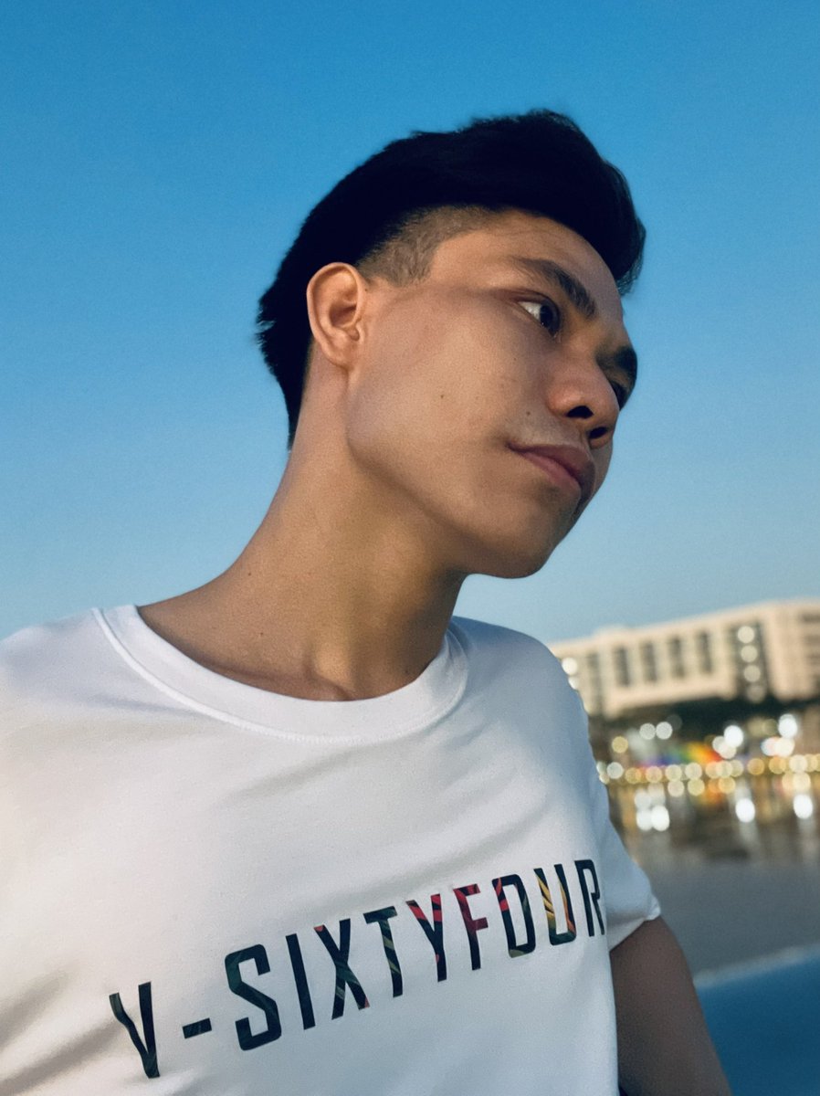 datstraps's tweet image. Happy Lunar New Year, back to work 🥰