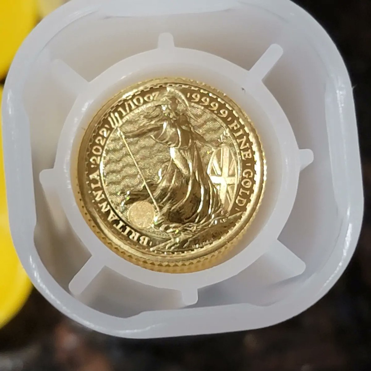 2022 1/10 BRITTANIA   200 EACH PLUS 5 FOR SHIPPING