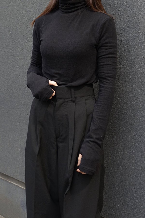 OFFICIALANNAHL's tweet photo. .
NEW ARRIVAL 
2/4 13:00-発売
. 
【 Warmer Turtle Tops 】
BLK, WHT
¥5,280(in tax)
.
.
#annahl https://t.co/HyDmUV8YAj