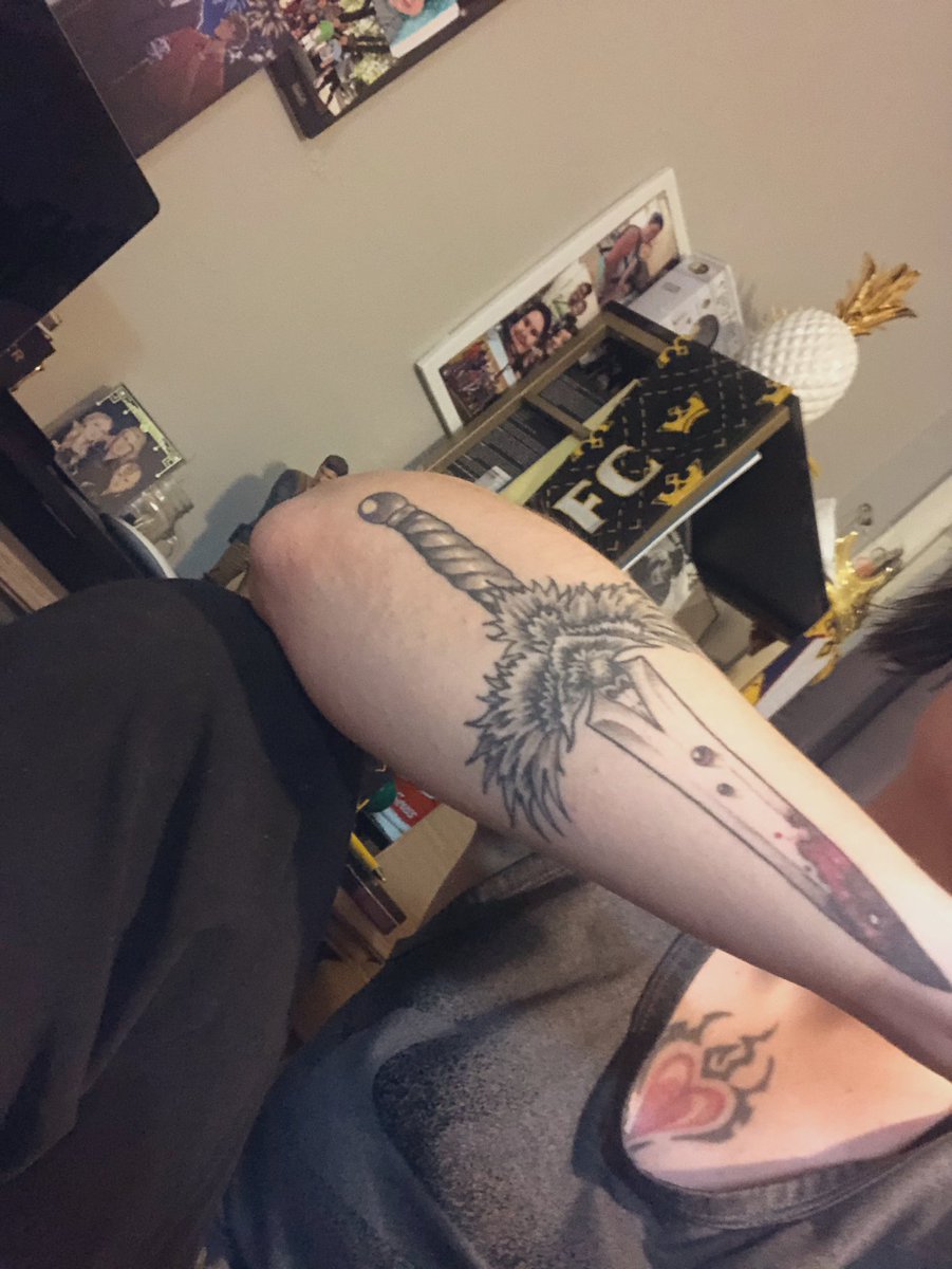 The excitement Nona has caused is beyond words! Felt like sharing the start of my #TheLockedTomb #gideontheninth and #book sleeve. Had to rep the sixth house! And #nevernight with my own gravebone dagger <a href="/misterkristoff/">Jay Kristoff News/Updates</a> <a href="/TorDotComPub/">Tordotcom Publishing</a>