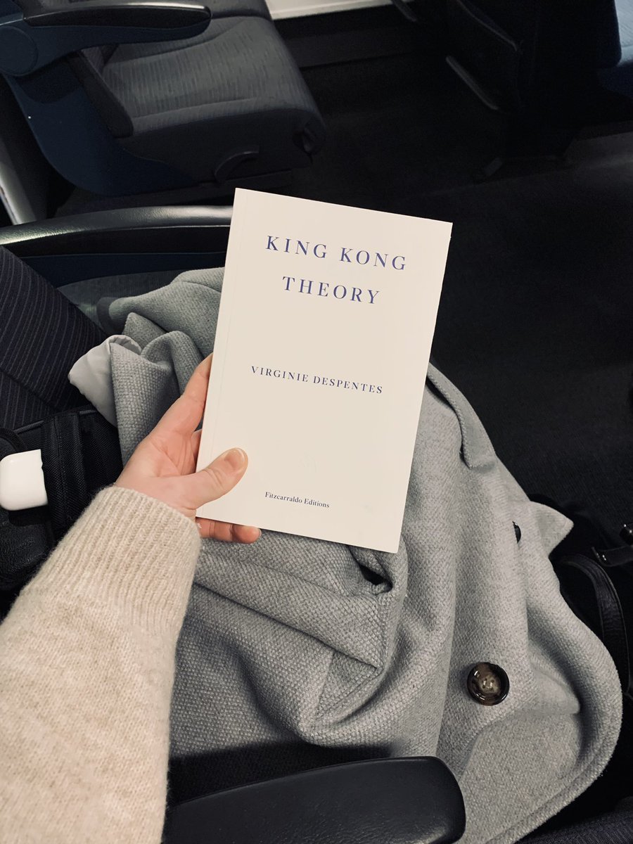 mmhanzelova's tweet photo. 7/2022
+1 for brutally honest writing.
+1 for a book that reads well in trains/métro and fits in my handbag.
+3 for that “can’t put this down” quality - i almost missed my stop. multiple times.
15/10 virginie reeks of dry cider and i love it. https://t.co/0qwAma5JhK