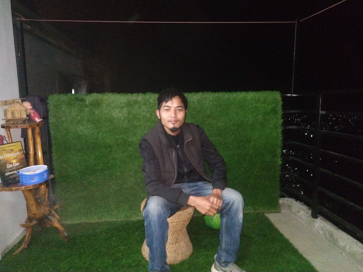 LalrohluaB's tweet photo. A kum a kum chu ka han single ve ta chu nia😁 https://t.co/o9sTOq05FA