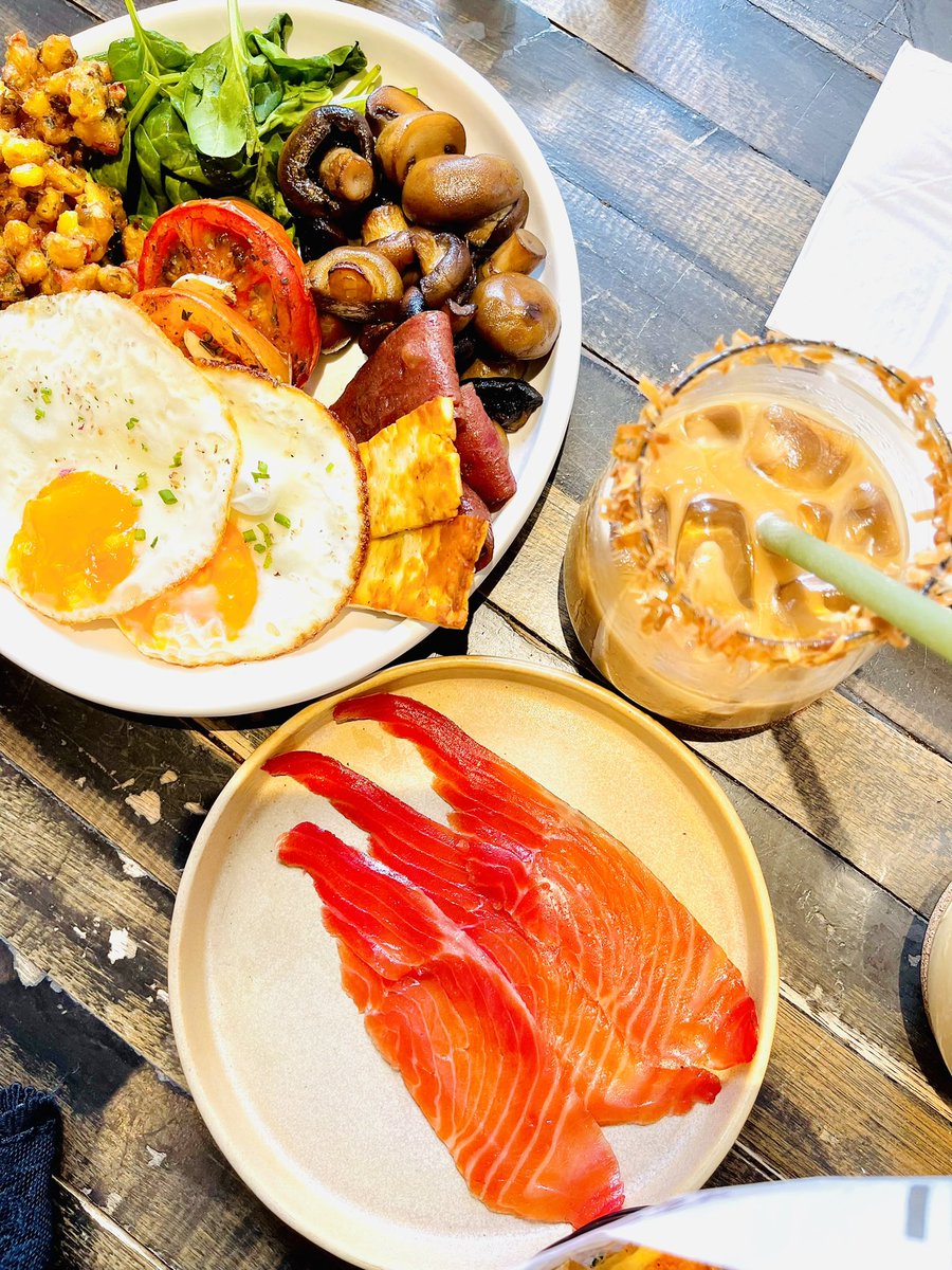 taehyunexe's tweet photo. Brunch with @kyutesoo_ 💅🏼 https://t.co/nPaXl5NYDI