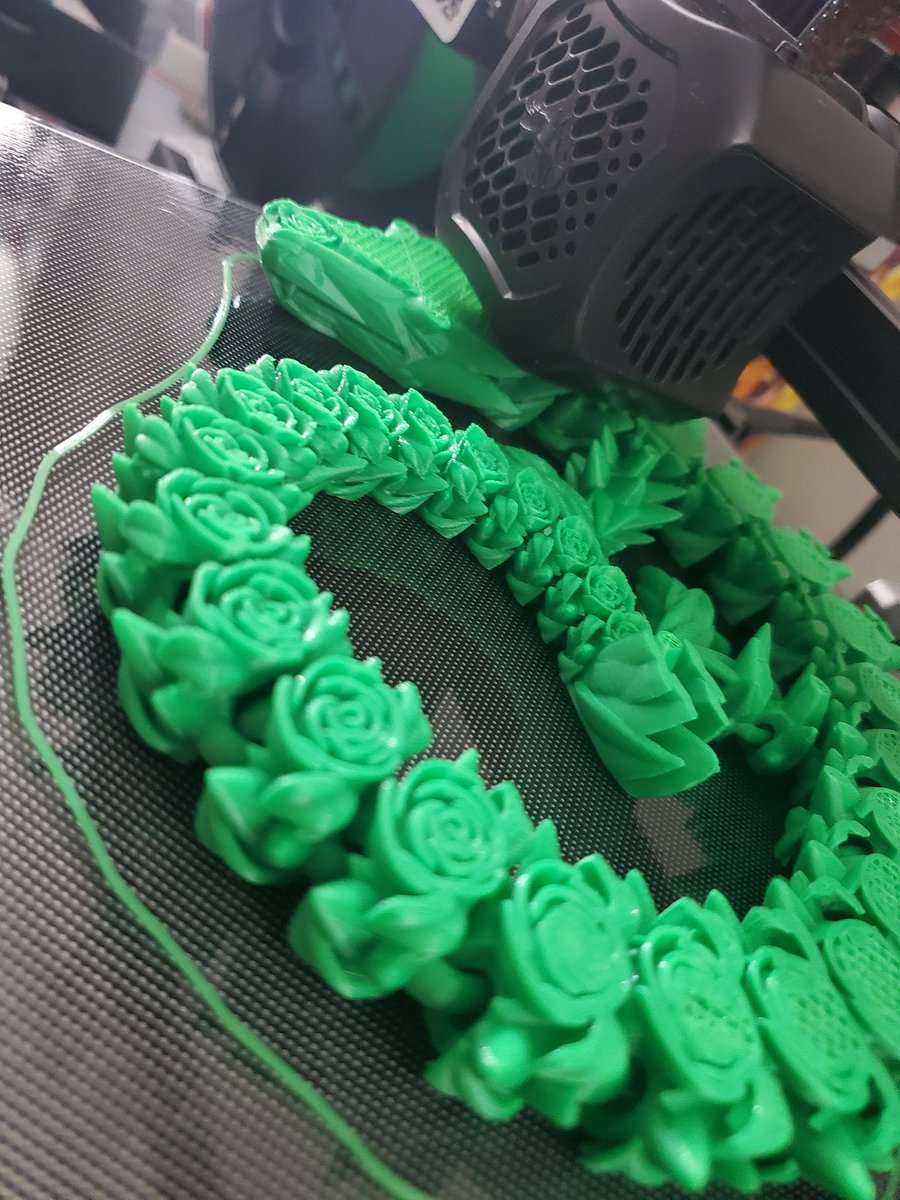 10 more hours!!!
Design: @cinderwing3 
#3Dprinting #etsy #etsyshop #rosedragon #makers #art #green