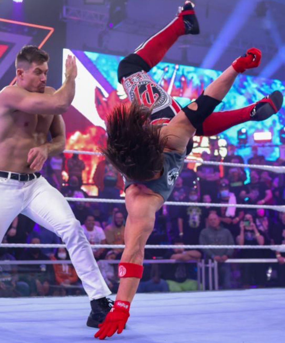 stylesclashbot's tweet photo. 𝐇𝐎𝐔𝐑𝐋𝐘 𝐏𝐎𝐒𝐓! January 2022: WWE NXT (Orlando, Florida) https://t.co/uwB0bEtNQa