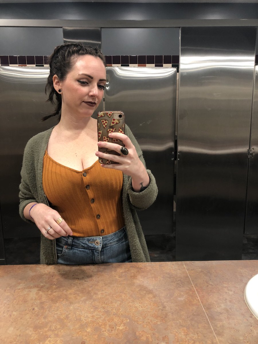 Kaely KoЯnsmack tweet media