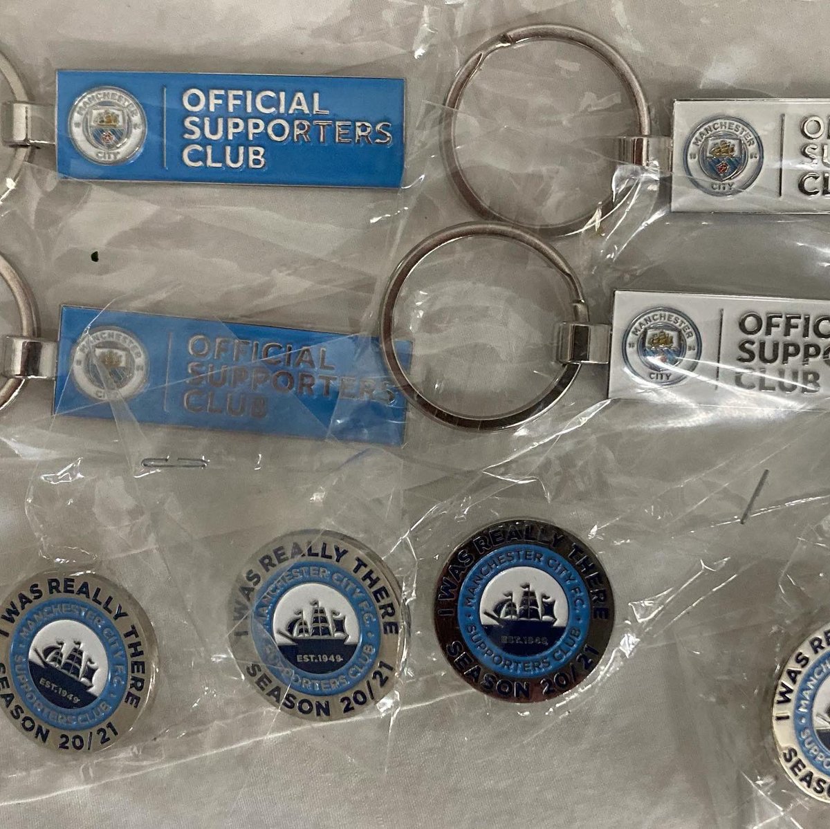 HollywoodMCFC's tweet photo. Join us Saturday morning for the FA Cup match against Fulham. We’ll be @thefoxandhounds bright and early at 7. Pins and keychains are in for member packs as well. All are welcome. #mancityosc #MCFC #FACup https://t.co/HuFXzZr7M2