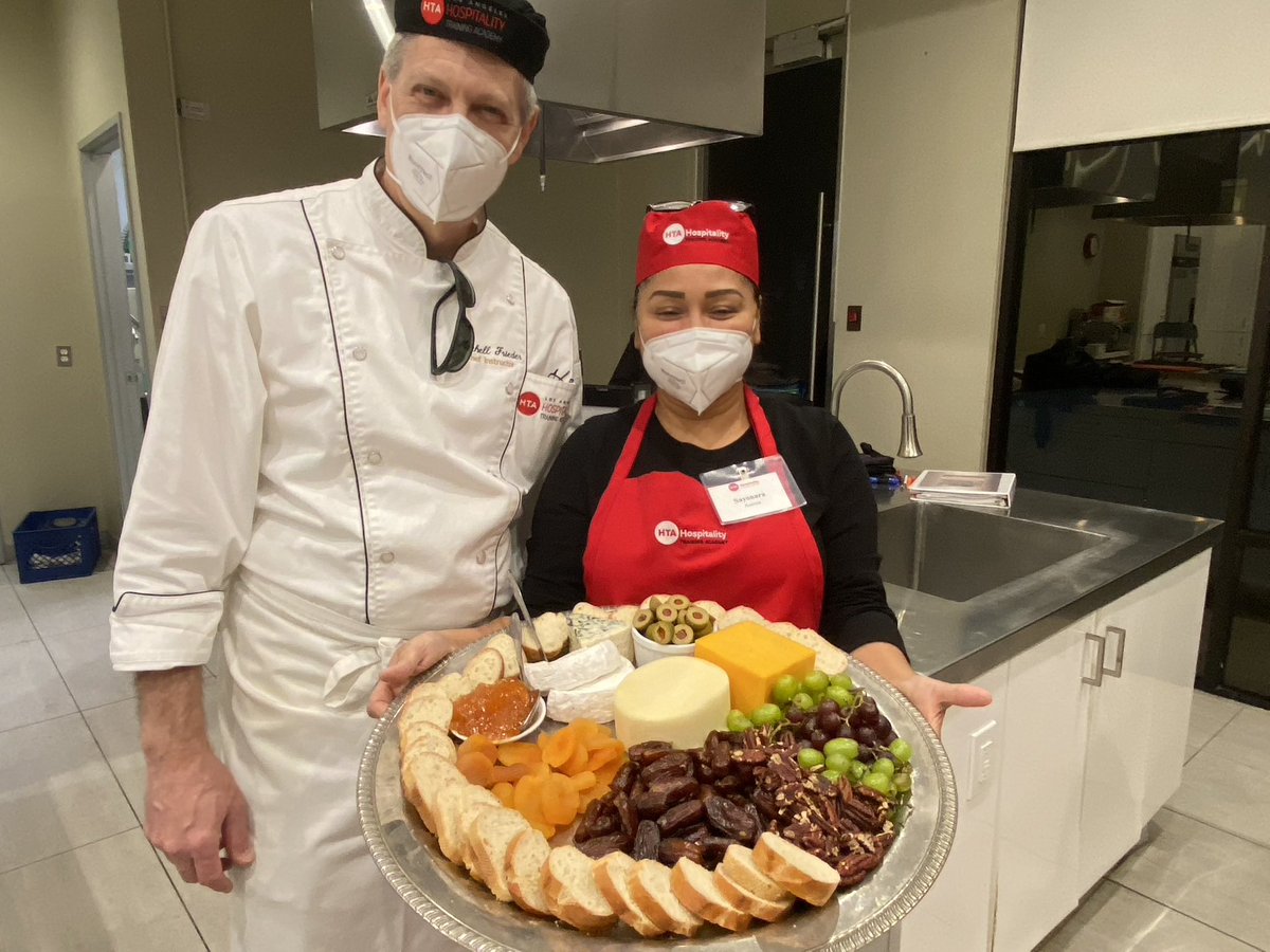 LosAngelesHTA's tweet image. The students in our English Language Learner (ELL)/Prep Cook Program (in partnership w/ LAUSD DACE &amp;amp; PACE AJC) are doing great! Our students are preparing a ton of food and we are so proud of all of them! 
@paceinla @UNITEHERE11 #prepcook #prepcooking #borntocook