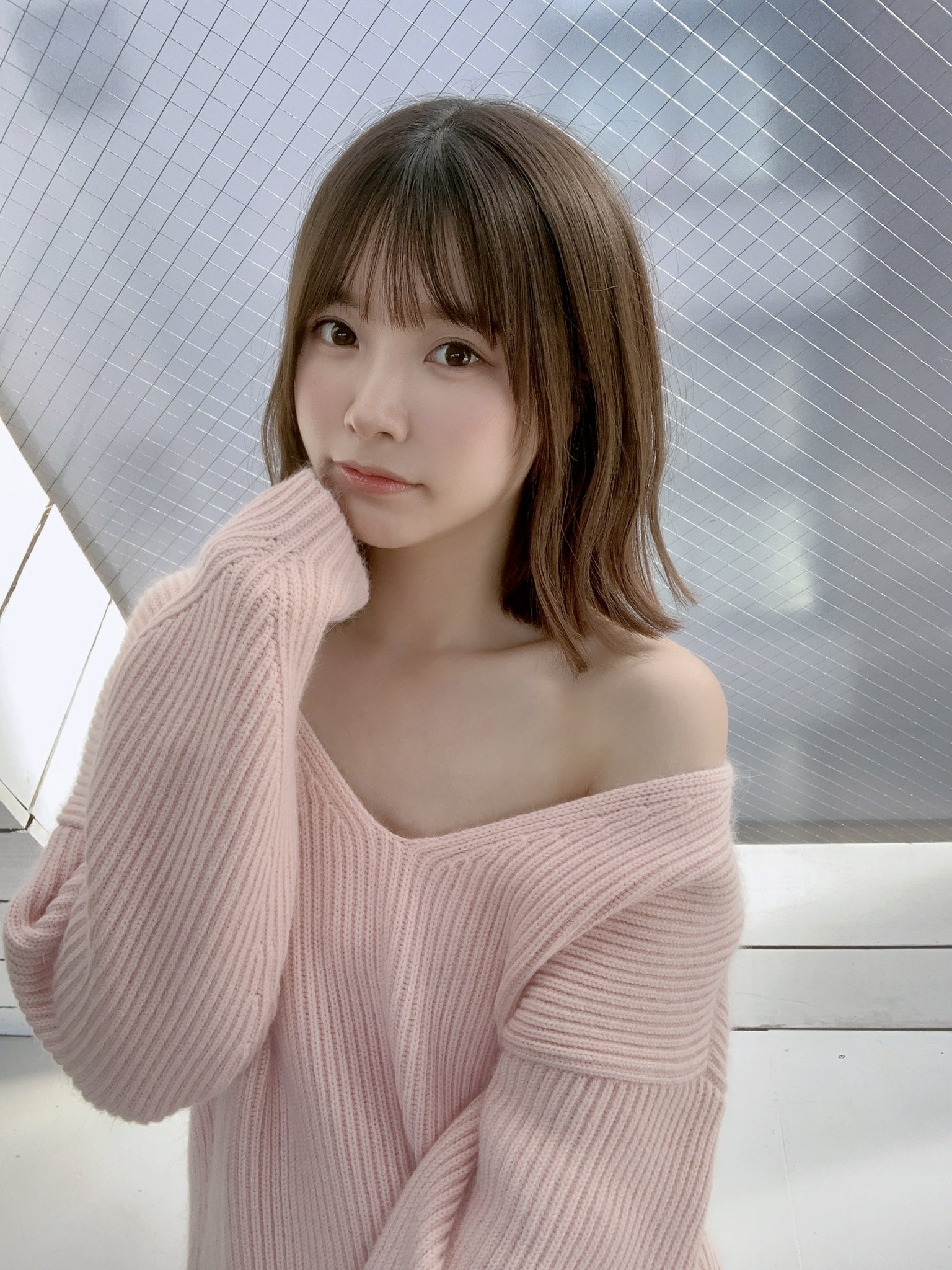Liyuu 本日発売の 週刊ヤングジャンプ 10号 Liyuuのグラビアが掲載されます ソログラビアは初で ドキドキしています バレンタインテーマ デジタル写真集 情人节礼物 も同時 Yj Photo Book で みんなぜひ見てください ヤング