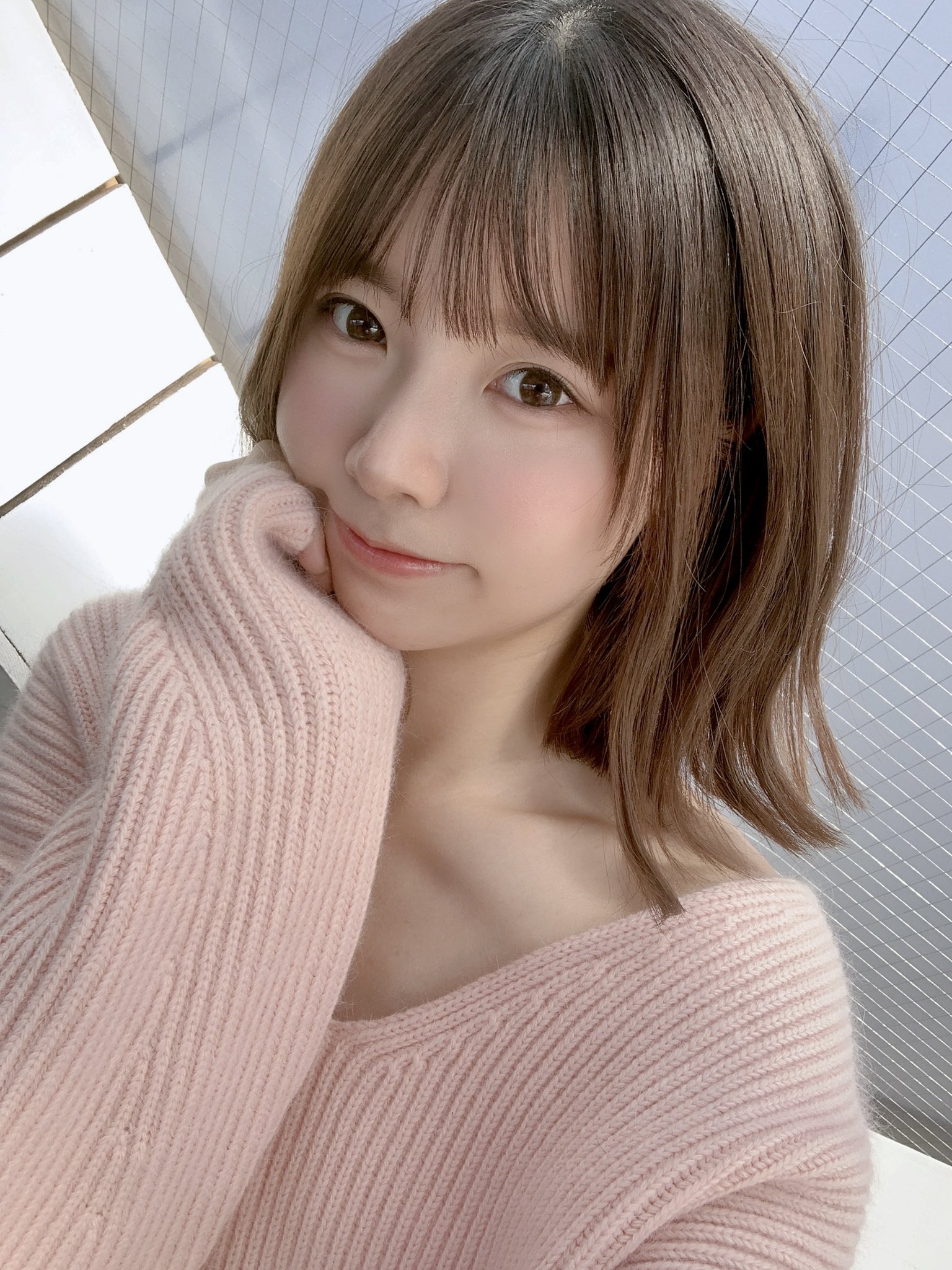 Liyuu 本日発売の 週刊ヤングジャンプ 10号 Liyuuのグラビアが掲載されます ソログラビアは初で ドキドキしています バレンタインテーマ デジタル写真集 情人节礼物 も同時 Yj Photo Book で みんなぜひ見てください ヤング