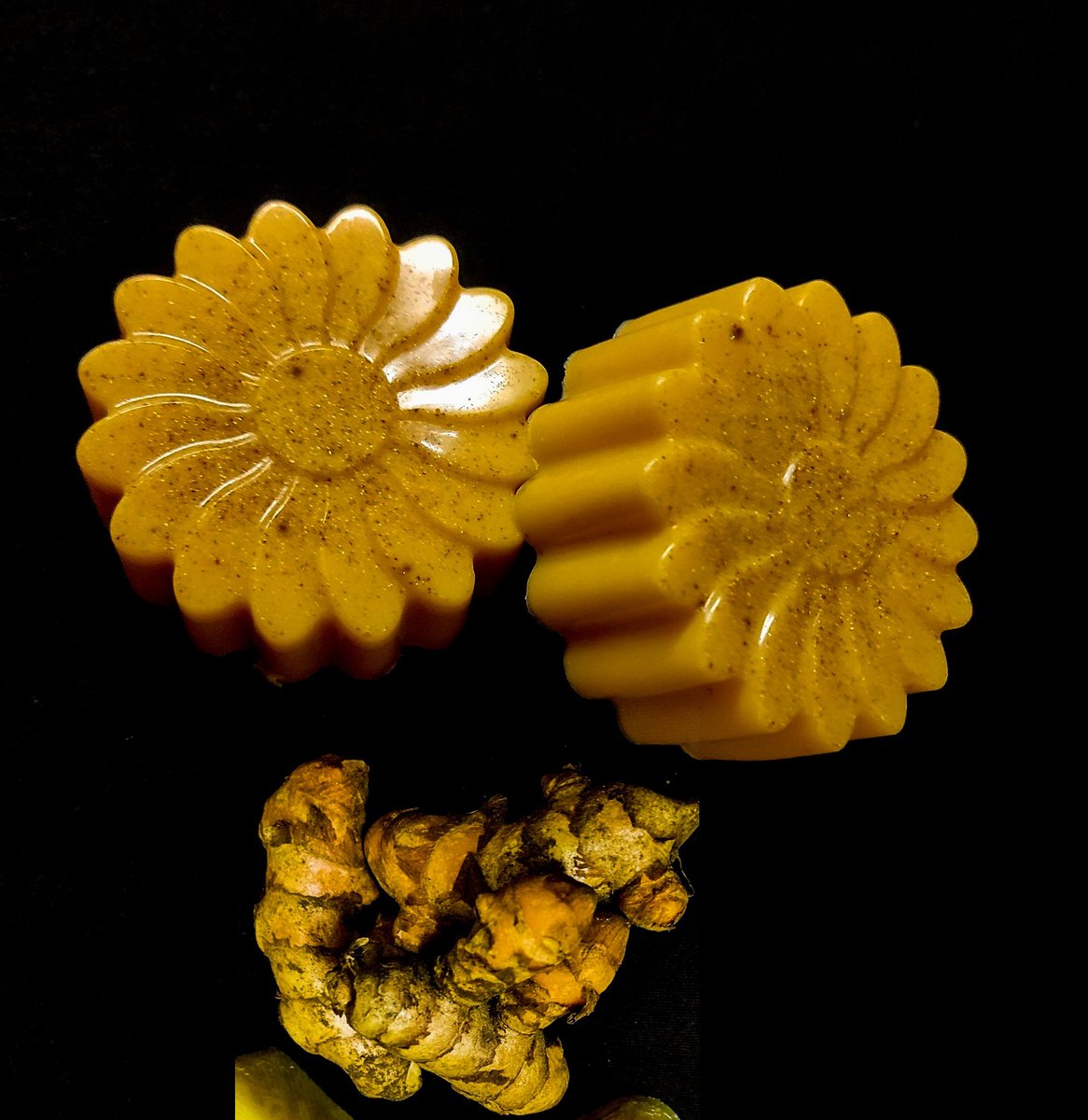 ratweetzz's tweet photo. Loving this shape..
#Ramyamsoaps
#wildturmeric https://t.co/0CAUeS69oo