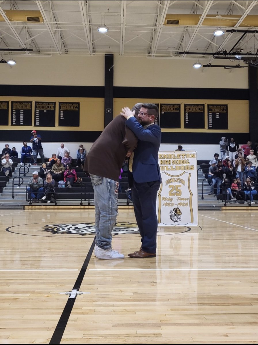 bulldogsofphs's tweet photo. A great night as @Pendleton_BBall honored former Mr. Basketball, McDonald’s All American, & @ClemsonMBB player Ricky Jones. #LegendDog https://t.co/LXA8h3RFfA