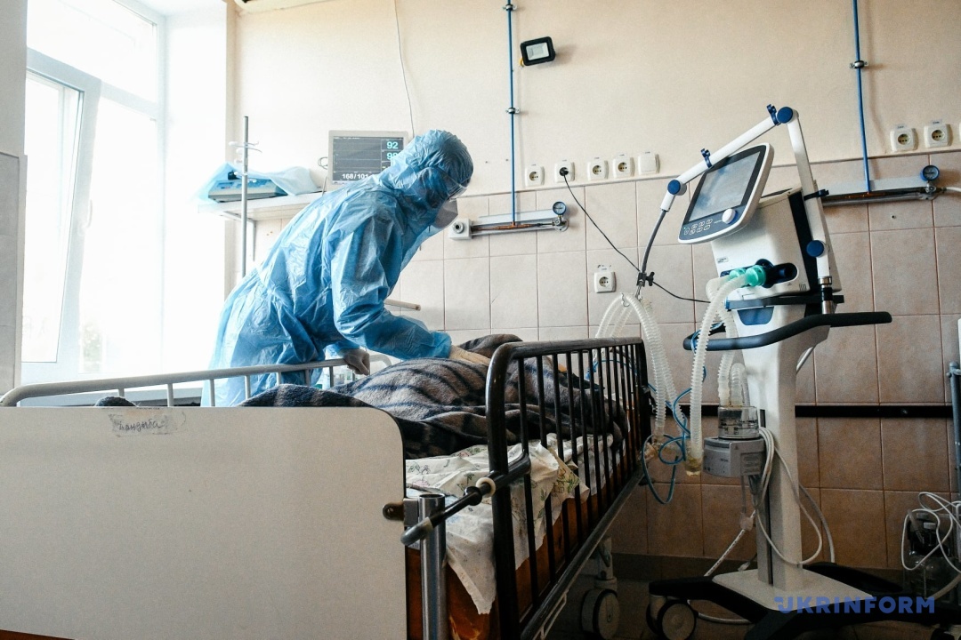 Заболели ковидом сегодня. Июнь 2018 госпитализация алмазова. Человек болеющий ковидос. Группа больных вврс. Коронавирус в москве.