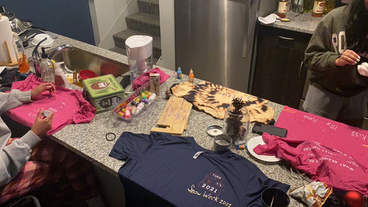 svallalala's tweet photo. shirt making! shirts/puff paint sponsored by HERE🤫 #kissmyass #downup #champaign #snowweek #2/2/22 https://t.co/HDtRRaVtHm