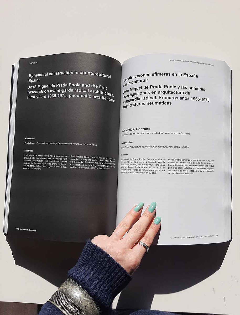 NuriaP9's tweet image. Ha sido genial poder contribuir a esta publicación con un pequeño artículo sobre José Miguel de Prada Poole y sus primeras "#burbujas" titulado "Construcciones efímeras en la España #contracultural". 
#pradapoole #arquitecturaefimera #espaciar #instalaciones #arte #escenografia