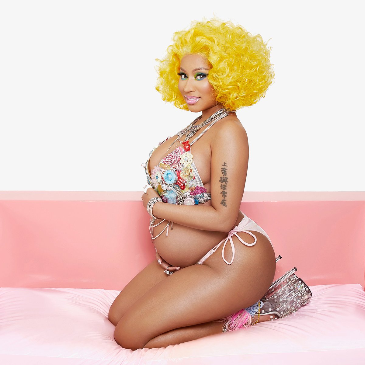 universalmusg's tweet photo. me waking up another day to find out i’m not these women’s child😖

@rihanna @halsey @NICKIMINAJ @katyperry https://t.co/lWEId8r7na