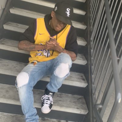 YGDizz's tweet photo. #NewProfilePic https://t.co/EBjnHzYIPq