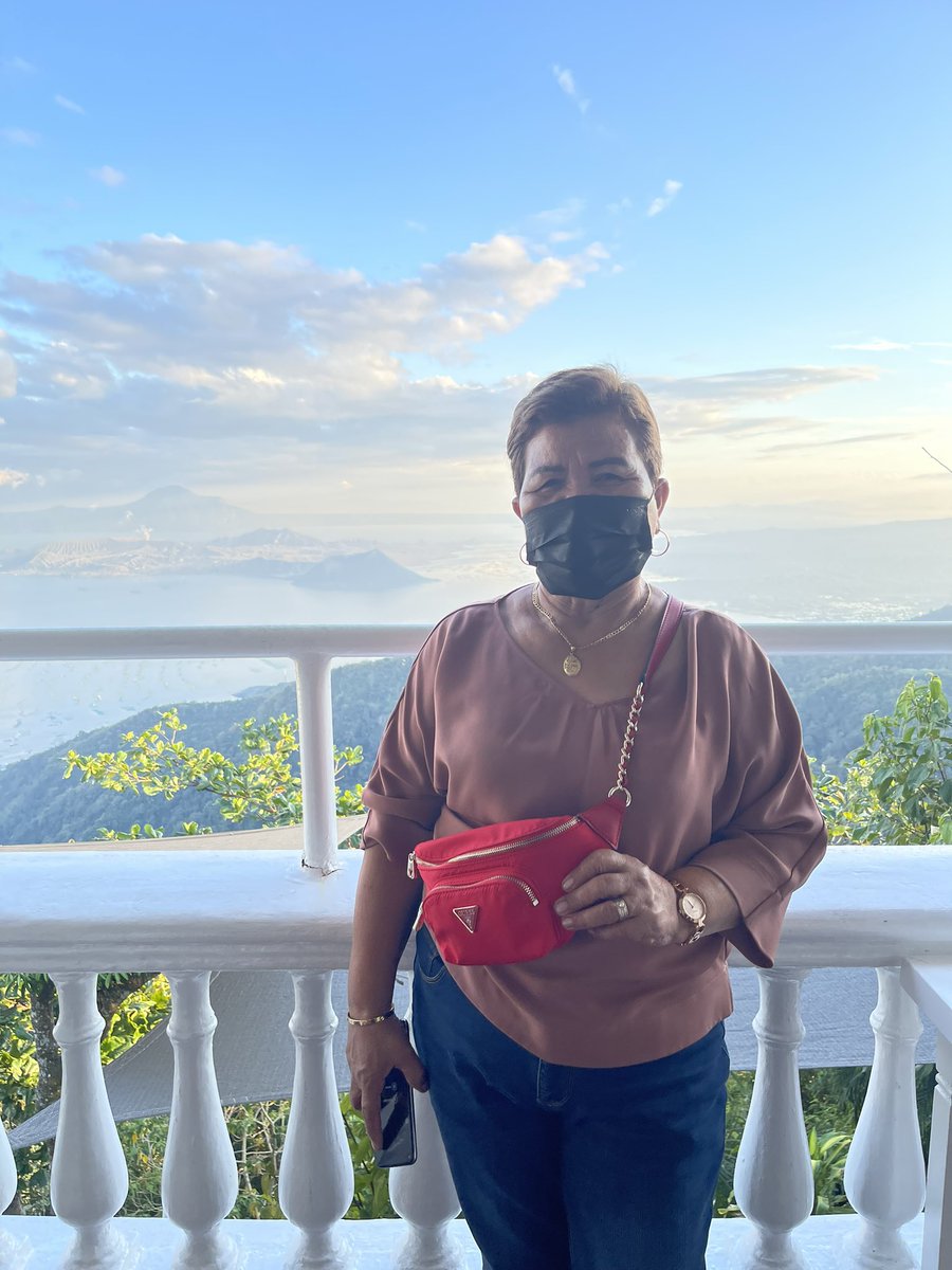 RogelAngeline's tweet photo. Dining in with a view of Taal Lake. ✨ https://t.co/Q1yEMypnZk