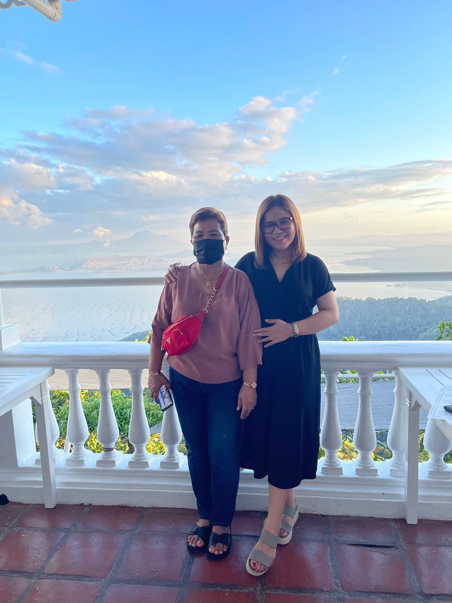 RogelAngeline's tweet photo. Dining in with a view of Taal Lake. ✨ https://t.co/Q1yEMypnZk