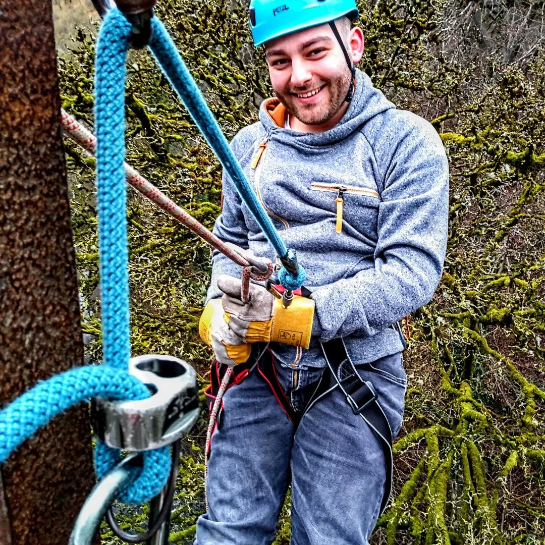And all the way from Chelmsford in Essex, Alex &amp; Zöe taking on a totally new experience by abseiling over the beautiful River Wye as it tumbles through Millers Dale under the Monsal Trail.

#monsaltrailabseil #millersdaleabseil #abseilingderbyshire #derbyshireabseil #abseiling