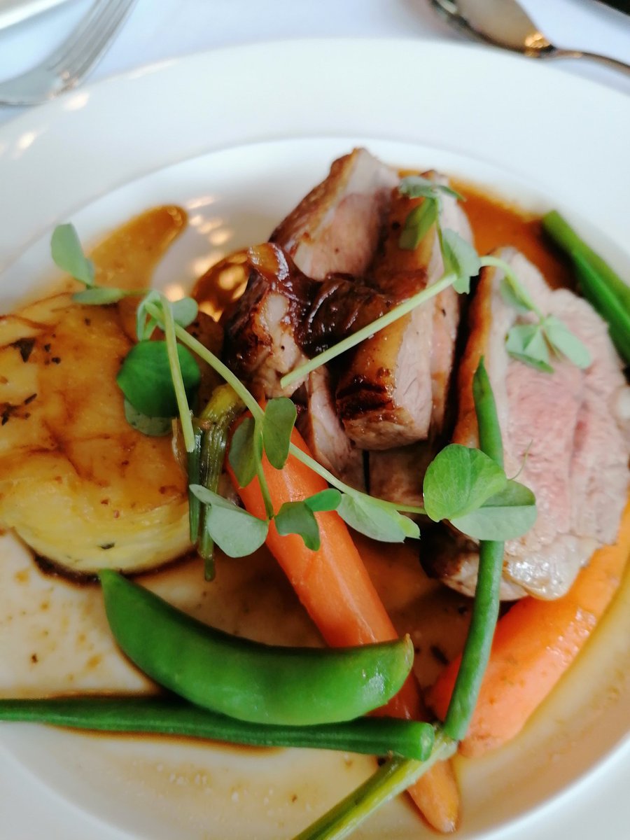 TheChefJezB's tweet photo. Lamb rump, spring vegetables, gratin dauphinoise...... Classics are always the best @RothamstedCRE

#freshfood #chefslife #harpenden #Sustainability #foodporn https://t.co/C8SmkOUUBp