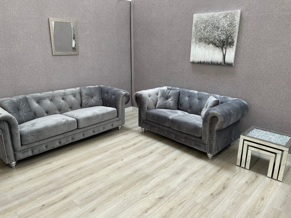 The beautiful Charles Chesterfield set is back in stock!
Use the code 'charles100' to save £100 of the set for the rest of this month only!
In-store price: £1299
Online with the code: £1199

aintreesofas.com/product/charle…