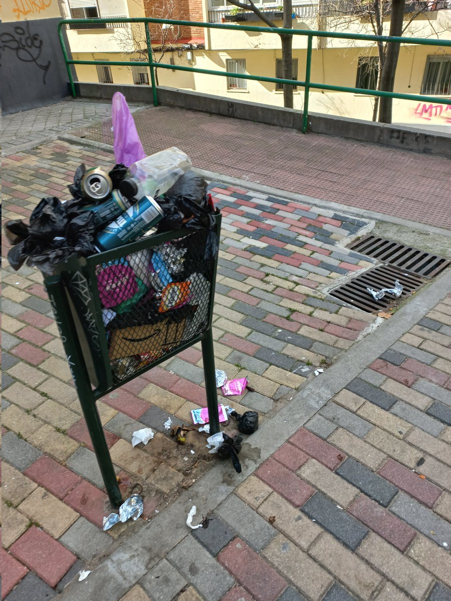 Estudia y llegarás lejos, decían.