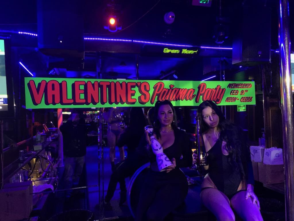 CarouselLI's tweet image. VALENTINE'S PAJAMA PARTY
WED, FEB 9,2022
NOON TILL CLOSE