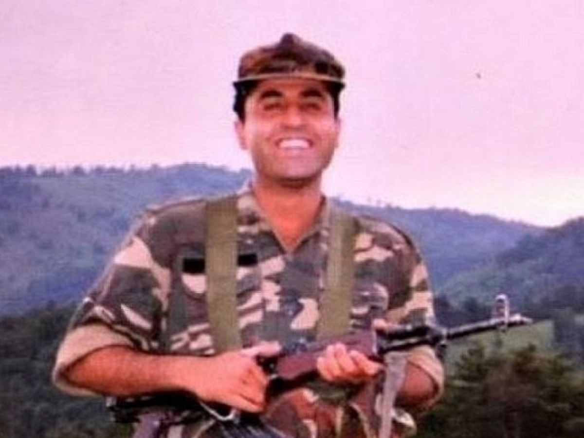 saenikk's tweet photo. WHEN YOU GO HOME,
TELL THEM OF US AND SAY
FOR YOUR TOMORROW, 
WE GAVE OUR TODAY🇮🇳❣️
 
#ARMY #martyr
#majormohitsharma 
#vikramvatra 
#majoranujsood https://t.co/60w8Jnkraj